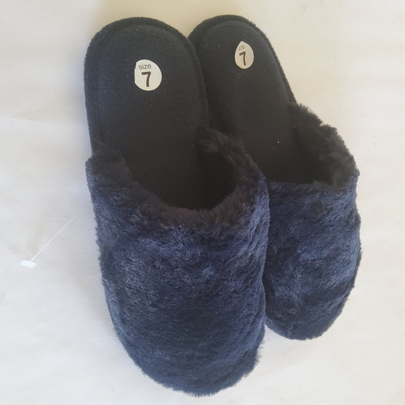 New Isotoner Cozy Fuzzy Slippers Slides in Dark Blue Size 7 - Picture 5 of 12